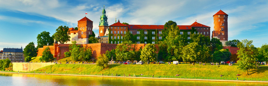 贾维斯波兰克拉科夫Wawel城堡堡垒游览旅游遗产骑士阳光城市景观反射历史背景