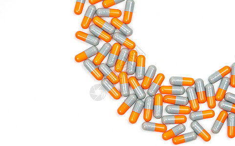 高圆圆剧照五颜六色的抗生素胶囊药片在白色背景下与复制空间分离 耐药 抗生素用药合理 卫生政策和医保理念医院健康保险耐药性工作室化学药品战略背景
