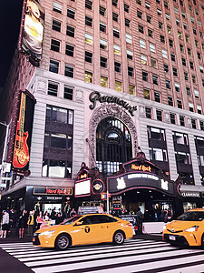 克莱斯勒纽约游客广场出租车旅游时代建筑物硬石景点餐厅黄色背景