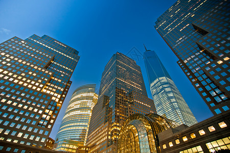 办公夜景街道城市建筑市中心景观中心建筑学商务摩天大楼背景图片