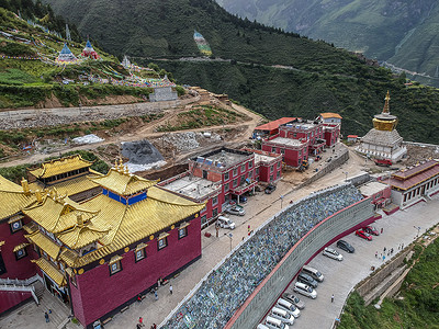 慈悲寺女神旅游旅行建筑学建筑寺庙经幡建筑物背景图片