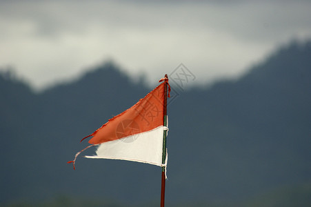 印度尼西亚佛罗里达州旗帜白色国家红色信号绘画天空军旗条纹自由背景图片
