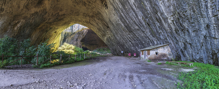 隧道入口神秘的洞穴巴尔干高清图片