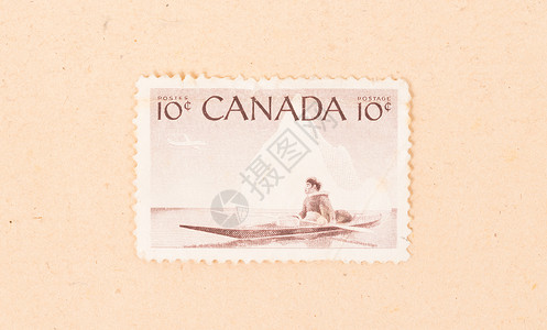 加拿大独木舟加拿大 — 大约 1970 年 在加拿大印刷的邮票显示当地人背景