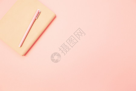 粉红日记 用粉红色笔写在上千年的面粉粉粉纸背面背景图片