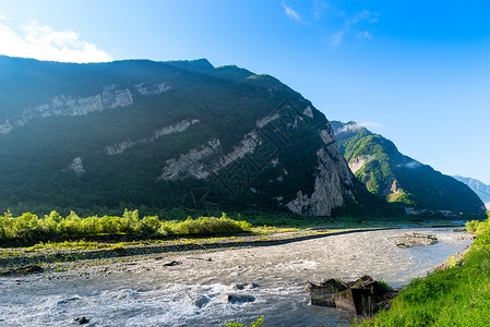 美丽的山地风景 山台的快山河高清图片