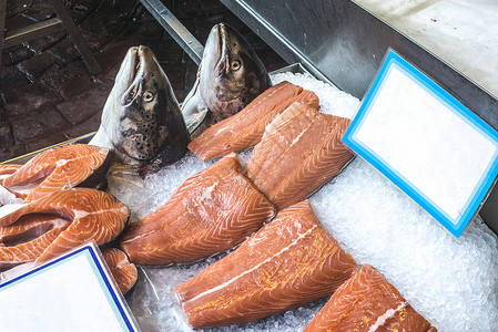 储存中的鲑鱼营养海鲜钓鱼店铺饮食零售柜台鱼片美食食物生的高清图片素材