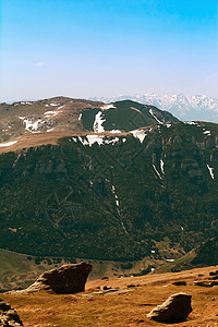 布塞吉山南喀尔法提人山脉英雄石质山脊顶峰悬崖岩石山坡高地爬坡背景图片