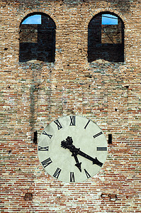 古董钟在大楼上工作圆圈小时建筑学旅游历史车站手表建筑技术古老的高清图片素材