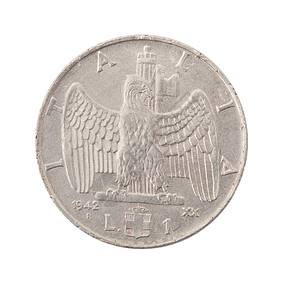 白色背景的旧金属硬币收藏钱币学货币古董乡愁里拉民众概念财富纪念品背景图片