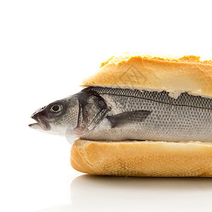 白色背景的孤立新鲜贝司三明治Name食物海鲜面包低音概念市场收成饮食背景图片