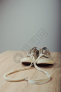 棕色可爱运动鞋女孩白色运动星星框架街道标识购物海滩鞋类背景图片