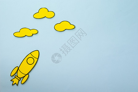 高射云的小型黄色火箭筒火箭创新外星人成功勘探卡通片宇航员挑战漫画背景图片