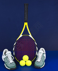 网球细绳字符串乐趣运动娱乐球拍红色蓝色绿色黄色背景图片