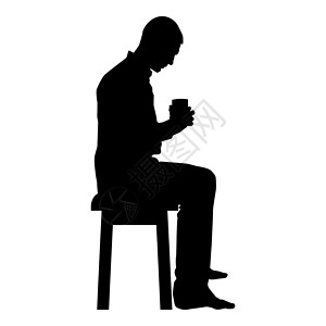 商务人士喝咖啡男人拿着杯子 坐在凳子上看着里面的东西平静和家庭舒适的概念图标黑色矢量插图平面风格图像商务老板男性饮料职员膝盖人士商业服务时间插画