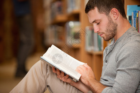读书的重男学生背景图片
