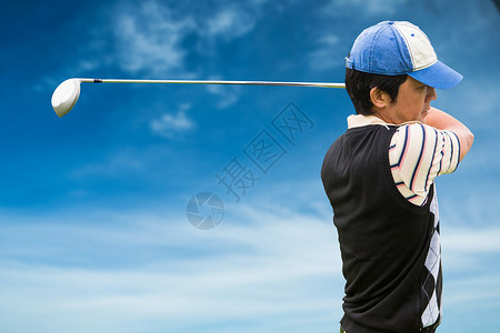重点男子打高尔夫球蓝色竞赛运动运动员爱好娱乐绘图闲暇高尔夫球服高尔夫背景图片