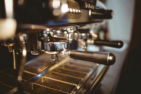 咖啡机冲泡一杯咖啡咖啡店酒店零售酒吧饮料行业茶点食品商业服务器背景图片
