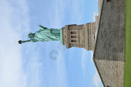 带有火炬和天空的自由神像里程碑金属公园地标女士背景图片