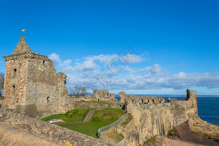 圣安德鲁斯城堡的废墟堡垒地标生活王国海洋旅游高地建筑旅行天空背景图片