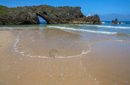 圣安托林海滩海洋石头旅游岩石海滩海岸布里科假期风景旅行背景图片
