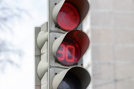 红绿灯显示红色 禁止人员通行十字路口路线警告驾驶安全绿色背景信号控制运输建造高清图片素材