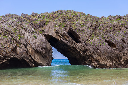圣安托林海滩岩石旅游假期洞穴海洋海滩风景旅行布里科海岸背景图片