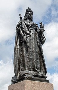 维多利亚王后雕像 桑赫斯特军事学院背景