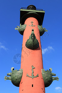 圣彼得堡的罗斯特拉尔柱 一个大红柱 由锚和船鼻子的图案所构筑背景图片
