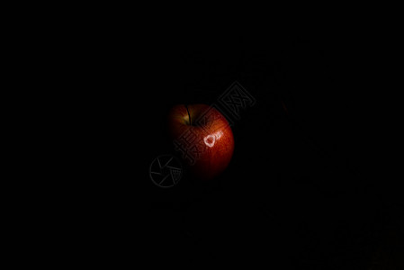 黑苹果树花黑暗中的苹果饮食团体植物美食静物营养桌子甜点水果农场背景