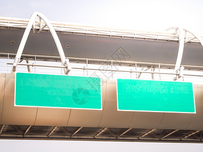 绿色标签背景标签和蓝天背景公告框架广告牌商业途径嘲笑立交桥路面空白控制板背景图片