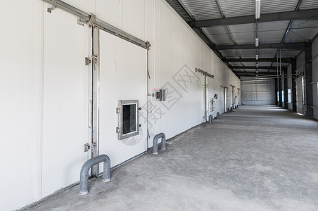 工厂的仓库冷柜贮存商业房间温度白色窗户冰箱纵向工业商品背景图片
