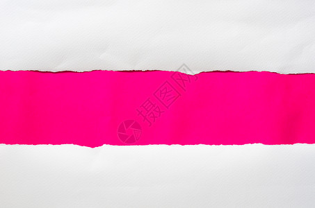 纸素材边框纸在粉红色背景上被撕破 有一个截止点 t类别边缘赤字笔记文本白色回收工作室休息粉色背景
