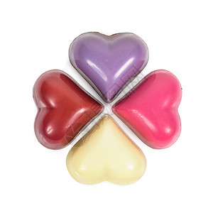 白色背景上多彩的心形巧克力Name浪漫甜点糖果美食三叶草牛奶小吃紫色可可食物背景图片