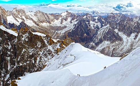 默尼克斯勃朗峰背包旅行山峰高清图片