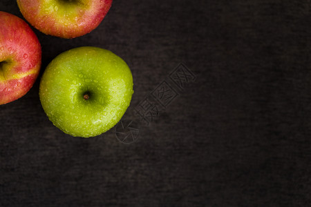 红苹果 VS 绿色苹果背景背景图片
