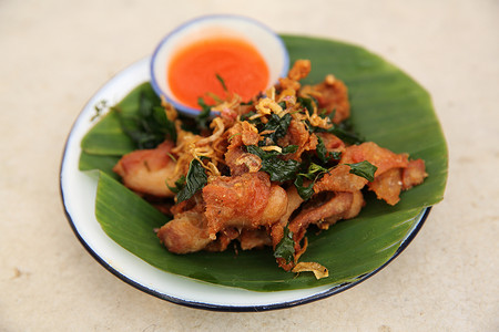 北泰式炸鸡翅膀叶子美食家禽木头烹饪饮食脆皮小吃晚餐热的高清图片素材
