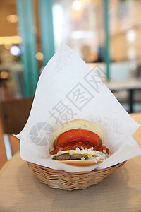 汉堡牛肉意大利风格晚餐洋葱牛肉美食面包营养午餐木头芝麻包子汉堡包高清图片素材