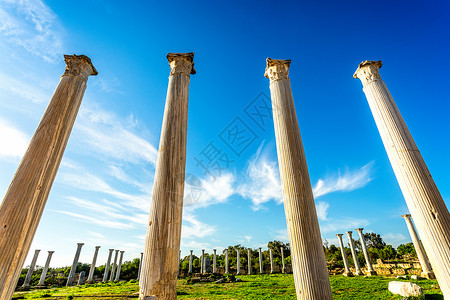 萨拉米斯 希腊和罗马考古遗址古代专栏天空历史性观光建筑学纪念碑旅游城市寺庙石头大理石背景