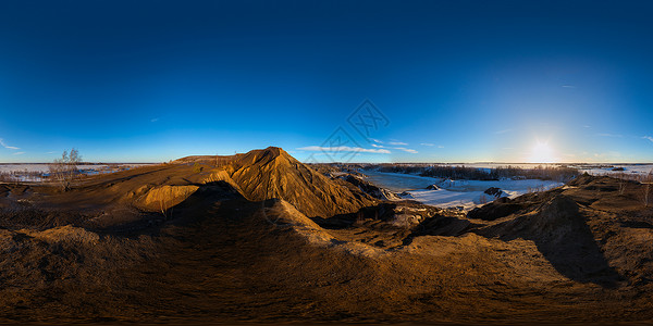 360天空粘土山采石场在小树枝日落球形 360 度等矩形投影全景矿业蓝色场景学位桦木照片日出旅行虚拟现实季节背景