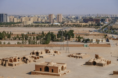古代Zoroastrian建筑和现代建筑师的空中视图背景图片