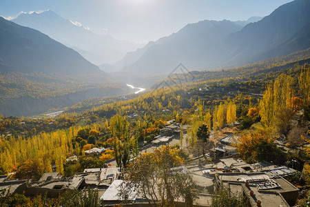 吉尔吉特秋天Hunza山谷的空中风景背景