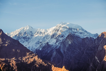 吉尔吉特卡拉科拉姆山脉的拉卡波希山峰背景