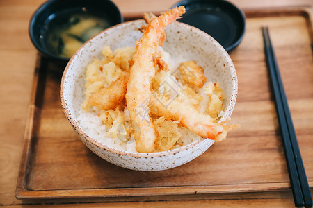 炸虾瓜加大米日本菜教师木头小吃午餐盘子油炸生活餐厅盖饭大学背景图片