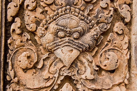 柬埔寨寺加鲁达监护人雕刻石头鸟类浮雕宗教高棉语寺庙水平雕塑上帝砂岩背景图片