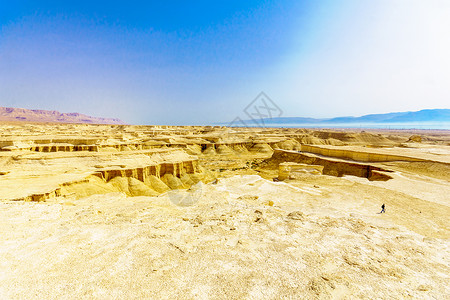 Judean沙漠的景观和岩石形成风景旅游爬坡死海太阳矿物编队美丽沙漠海岸旅行高清图片素材