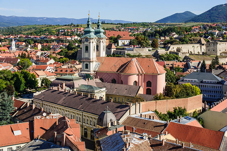 Eger 变器寺庙景观全景旅行文化城市天空历史正方形黄色背景图片