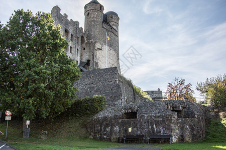 德国最好的保存城堡夹石堡垒天空石头格劳蓝色石工灰色历史拱道背景图片