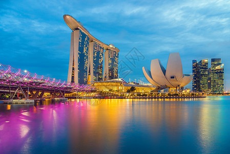 新加坡对Marina Bay沙滩的观察班级城市酒店建筑学世界蓝色风景灯光旅行奢华背景图片
