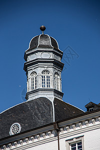 伯吉切斯地的本斯贝格城堡蓝色座位绿色统治者军营狩猎石工小屋树木风格背景图片